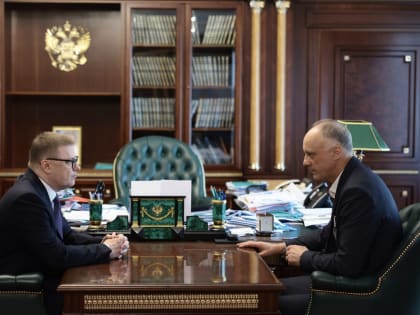 Губернатор Челябинской области Алексей Текслер провел встречу с депутатом Госдумы Олегом Голиковым