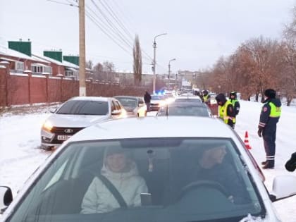 В Магнитогорске во время рейда всего за три часа сотрудники ГИБДД остановили 25 нарушителей