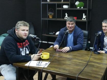 Заберет ли футбол пальму первенства у хоккея