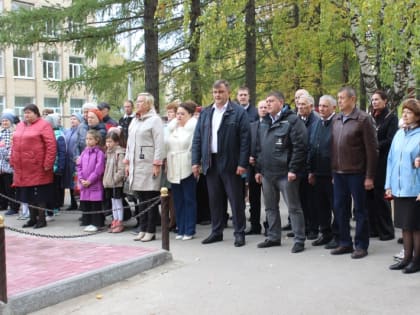 Памятник Герою Советского Союза Зое Космодемьянской открыли у школы №2 г. Аши