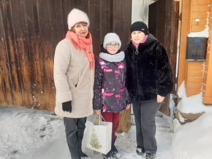 Заместитель главы по социальным вопросам Наталья Акишева исполнила мечту еще одного нязепетровского ребенка