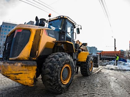 В Челябинске будут активней вывозить снег с дорог и тротуаров