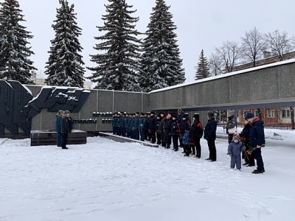 Возложение цветов у Вечного огня в честь  Дня защитников Отечества