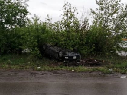 Житель Копейска перевернулся на угнанном автомобиле приятеля