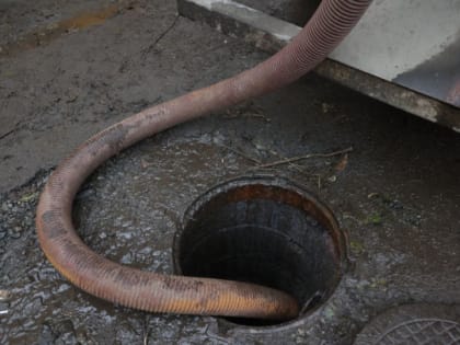 Алексей Лошкин осмотрел проблемные объекты в Ленинском районе Челябинска