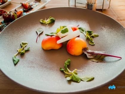 Стало известно, сколько уральская семья тратит на кафе и доставку