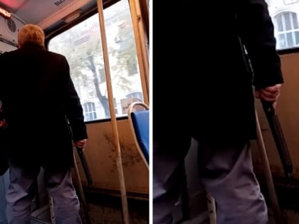 В Челябинском трамвае заметили пассажира с оружием