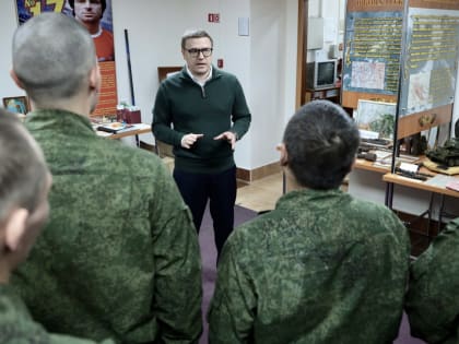 Алексей Текслер посетил танковую дивизию Центрального военного округа в Челябинской области