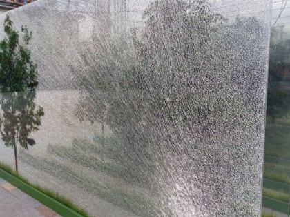 Вандалы атакуют арт-сквер в Челябинске