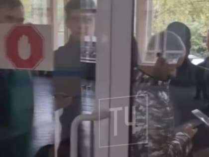 Опоздавших студентов челябинского колледжа перестали пускать на занятия