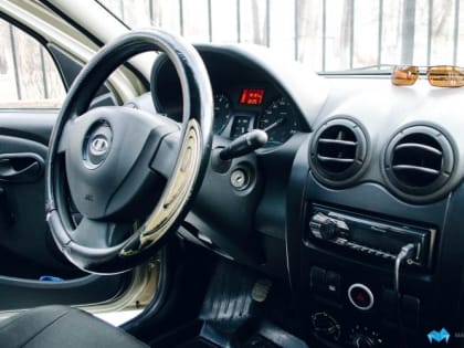 За парковку на газонах, спортивных и детских площадках магнитогорцев оштрафовали 1817 раз