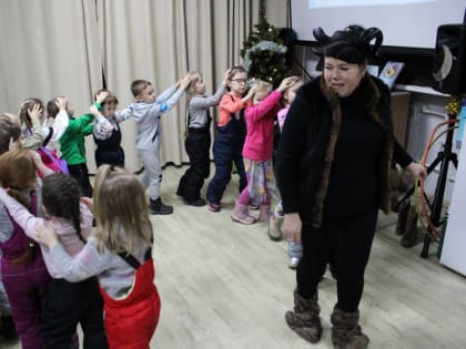 Время святочных вечеров и посиделок