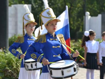 «Слава героям подземных горизонтов»