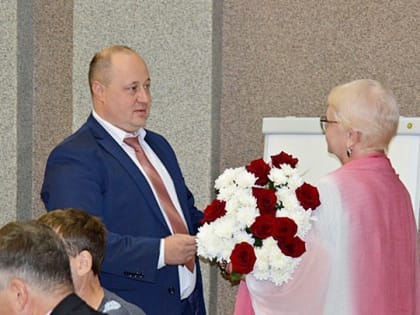 Состоялось первое после летних каникул рабочее заседание Собрания депутатов округа