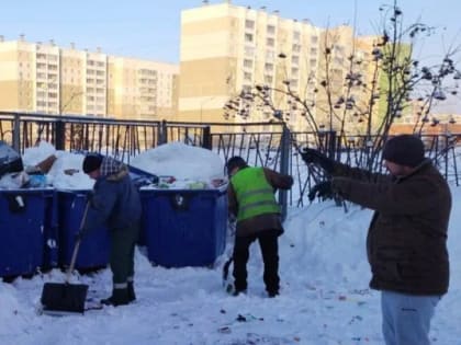 ЦКС: в Челябинске осталось вывезти скопившийся мусор с 50 проблемных контейнерных площадок