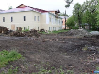 В Миассе начались работы по благоустройству Набережной городского пруда