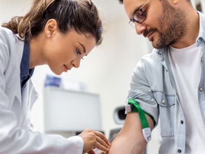 Сдайте кровь перед Новым годом — в Челябинске ищут доноров