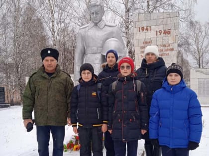 В Магнитке прошел митинг, посвященный Дню неизвестного солдата