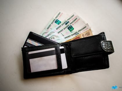 ЦБ будет выдавать россиянам разрешения на вывоз более 10 тысяч долларов