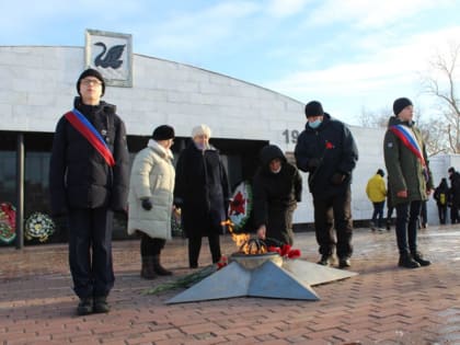 Еманжелинцы отметили День Неизвестного Солдата