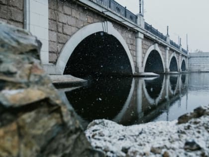 Мэрия Челябинска выбрала подрядчика для оформления освещения подпорных стенок реки Миасс