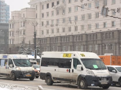 В Челябинске полицейские выявили десятки нарушений при проверке маршруток