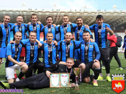 Футбольная команда «Спортинг», в составе которой в основном играют еманжелинцы, порадовала болельщиков серебром на областном чемпионате