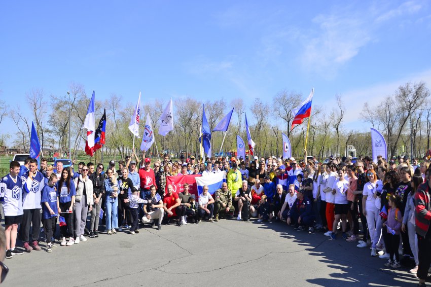 Парад магнитогорск 2024 9. Первомай фото. Первомайские праздники. Первомайские праздники в 2023 году. С дождливым Первомаем.