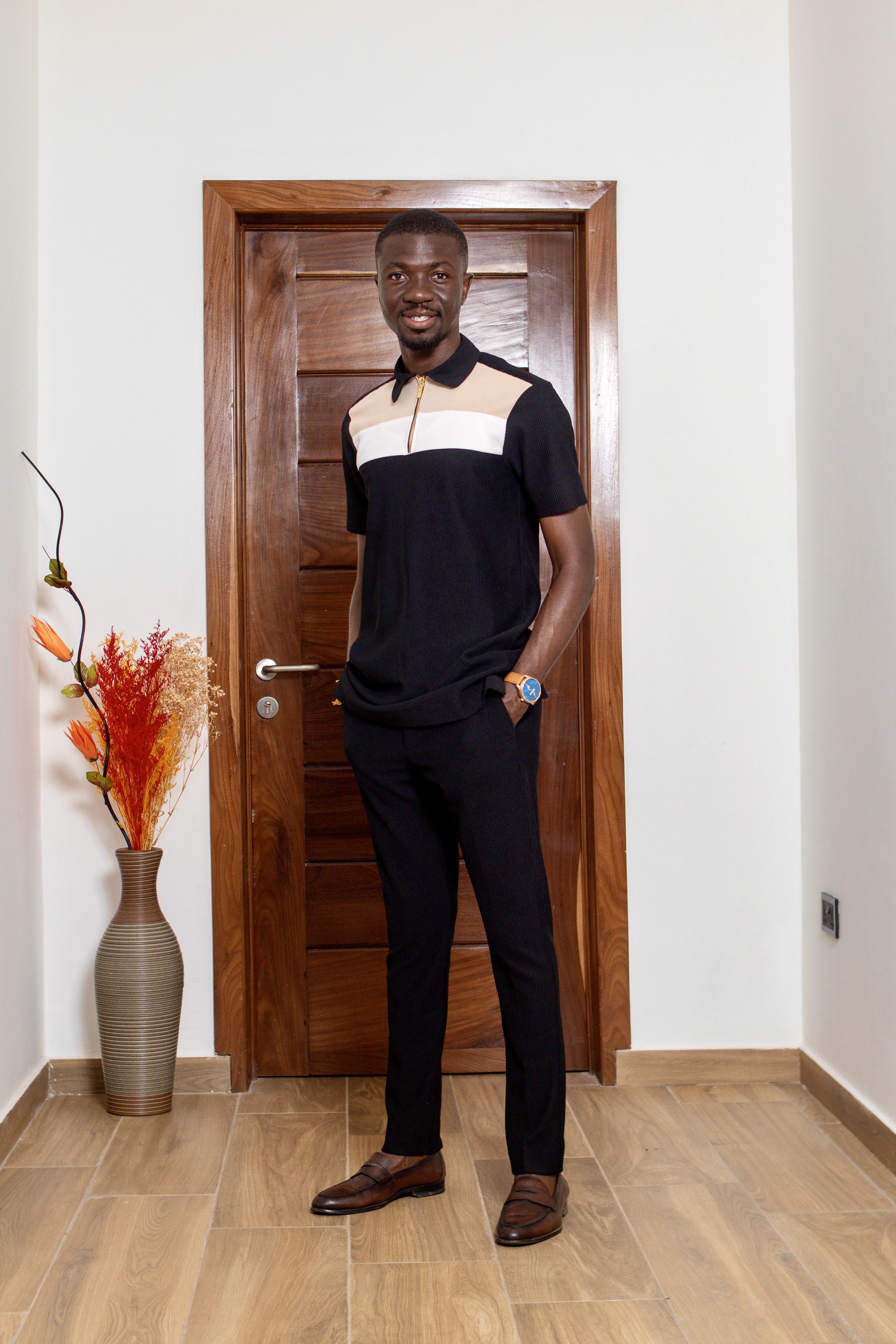 Casual wear short sleeves image