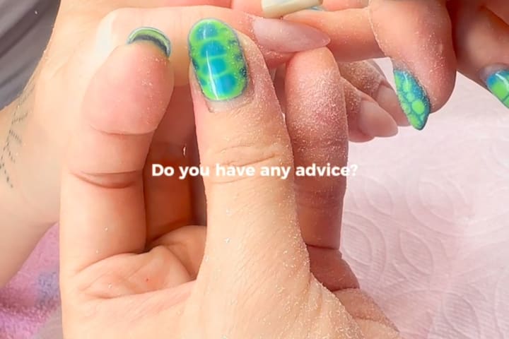 Nail design thumbnail for Instagram post DchLgpJyPeZ