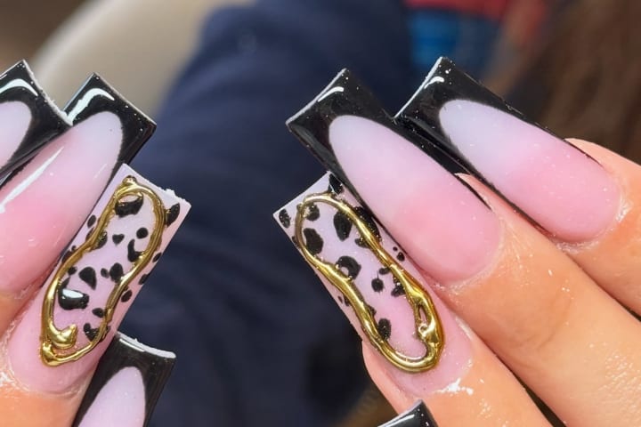 Nail design thumbnail for Instagram post DYa6dR2mikD