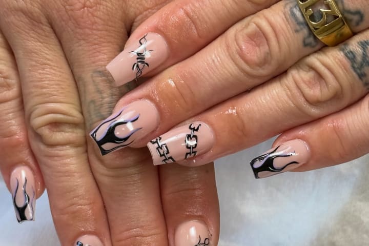 Nail design thumbnail for Instagram post DcQNlrHFNOy