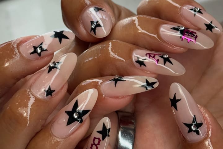 Nail design thumbnail for Instagram post DbSLrIbFBhH