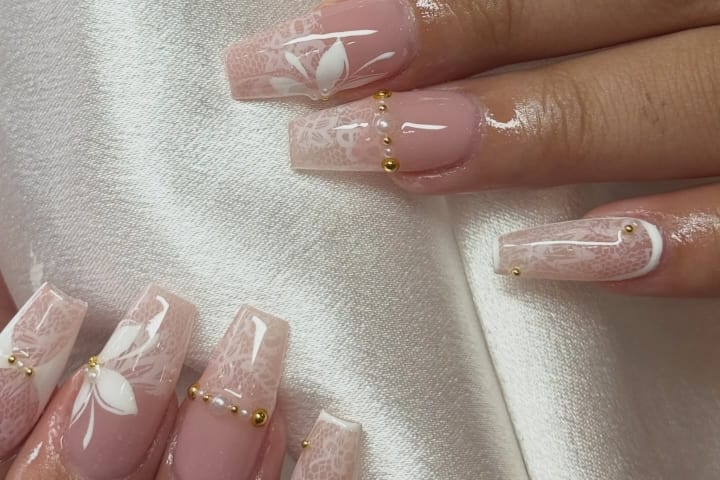 Nail design thumbnail for Instagram post DXnG-nzkjP1
