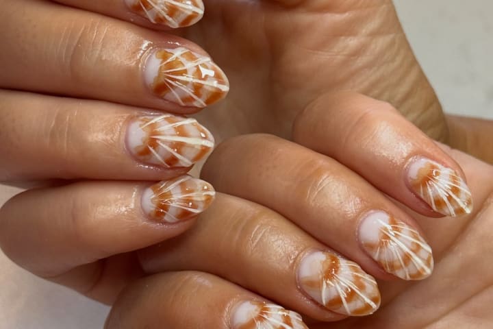 Nail design thumbnail for Instagram post DYnYB5Hkk3w