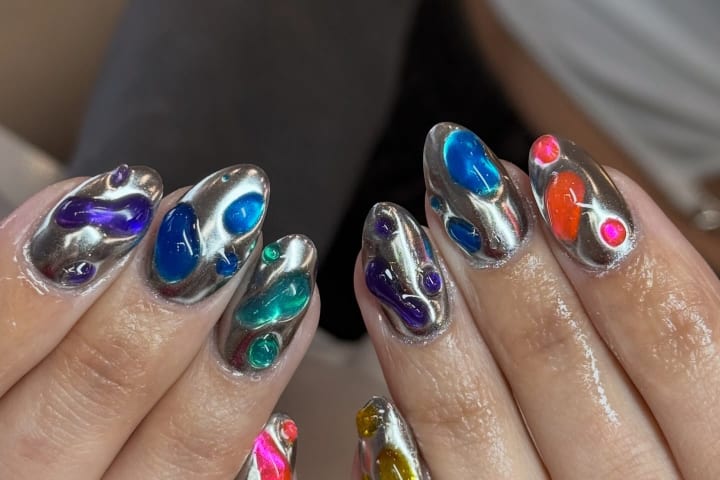 Nail design thumbnail for Instagram post DWxCHl9Dz--