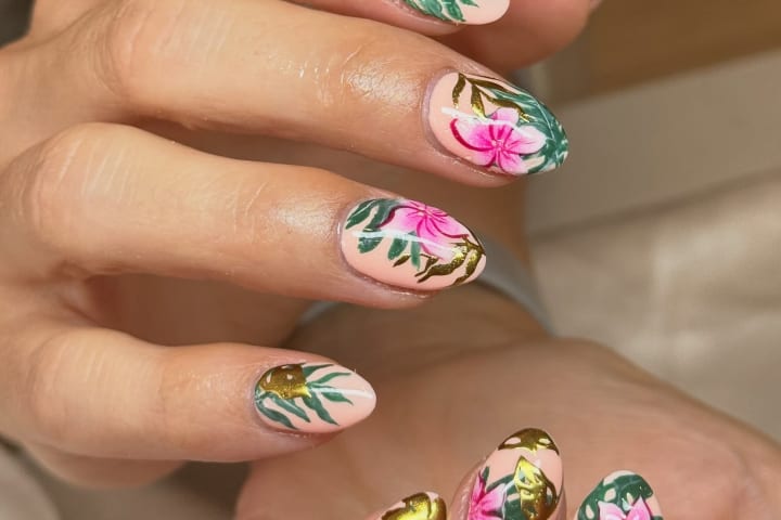 Nail design thumbnail for Instagram post DZvudcaD4J6