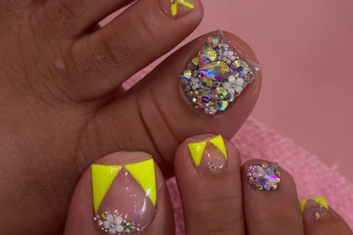 Nail design thumbnail for Instagram post Da9MH2rlMMF