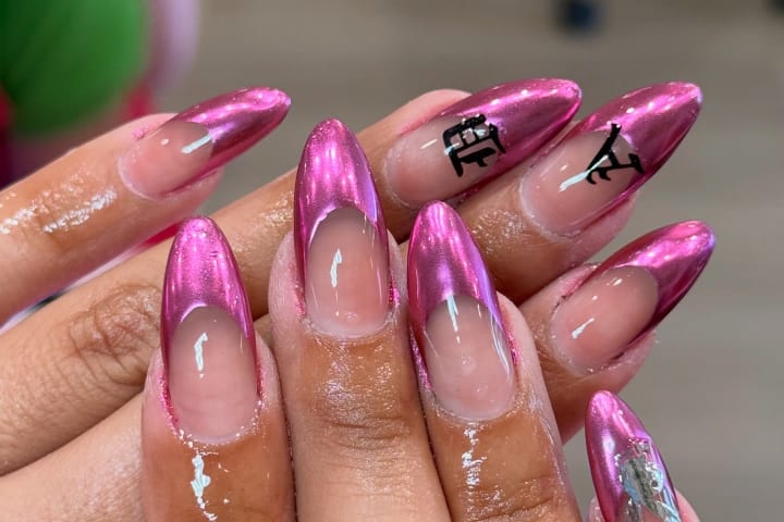 Nail design thumbnail for Instagram post DXYj_o1lTyi