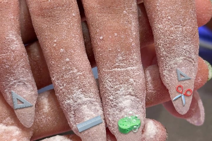 Nail design thumbnail for Instagram post DcZ1CJJFJ7q