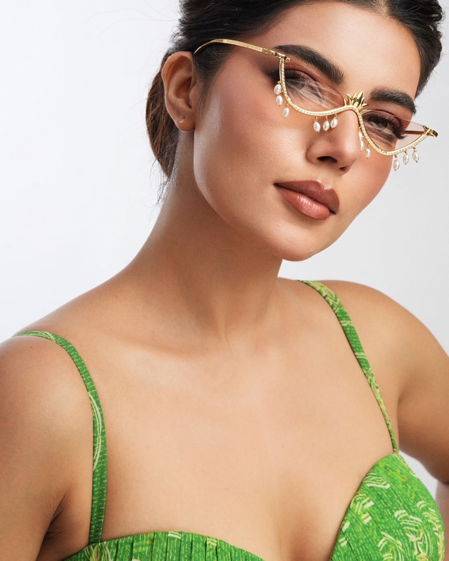 Neer Jewelled Glare 3