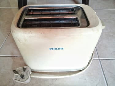 How To Get Cockroaches Out of A Toaster [A Step-By-Step Guide] — Pest ...