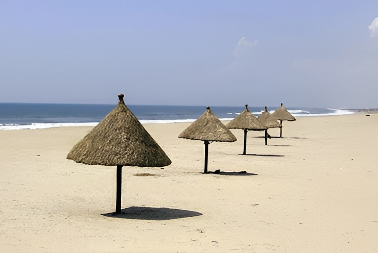 Auro Beach