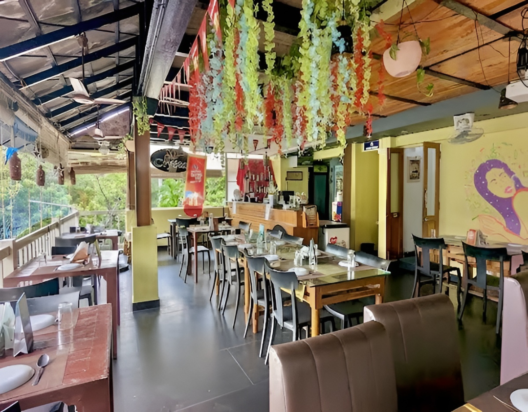 CRYSTAL BAR & KITCHEN