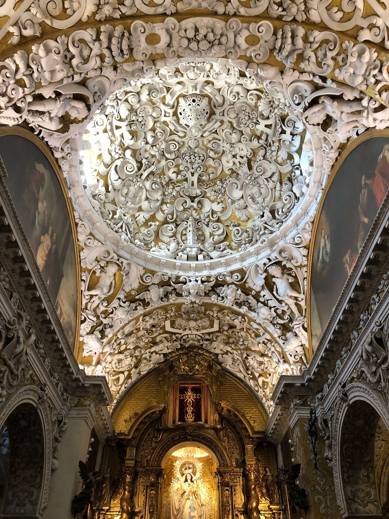 Interior of a random church