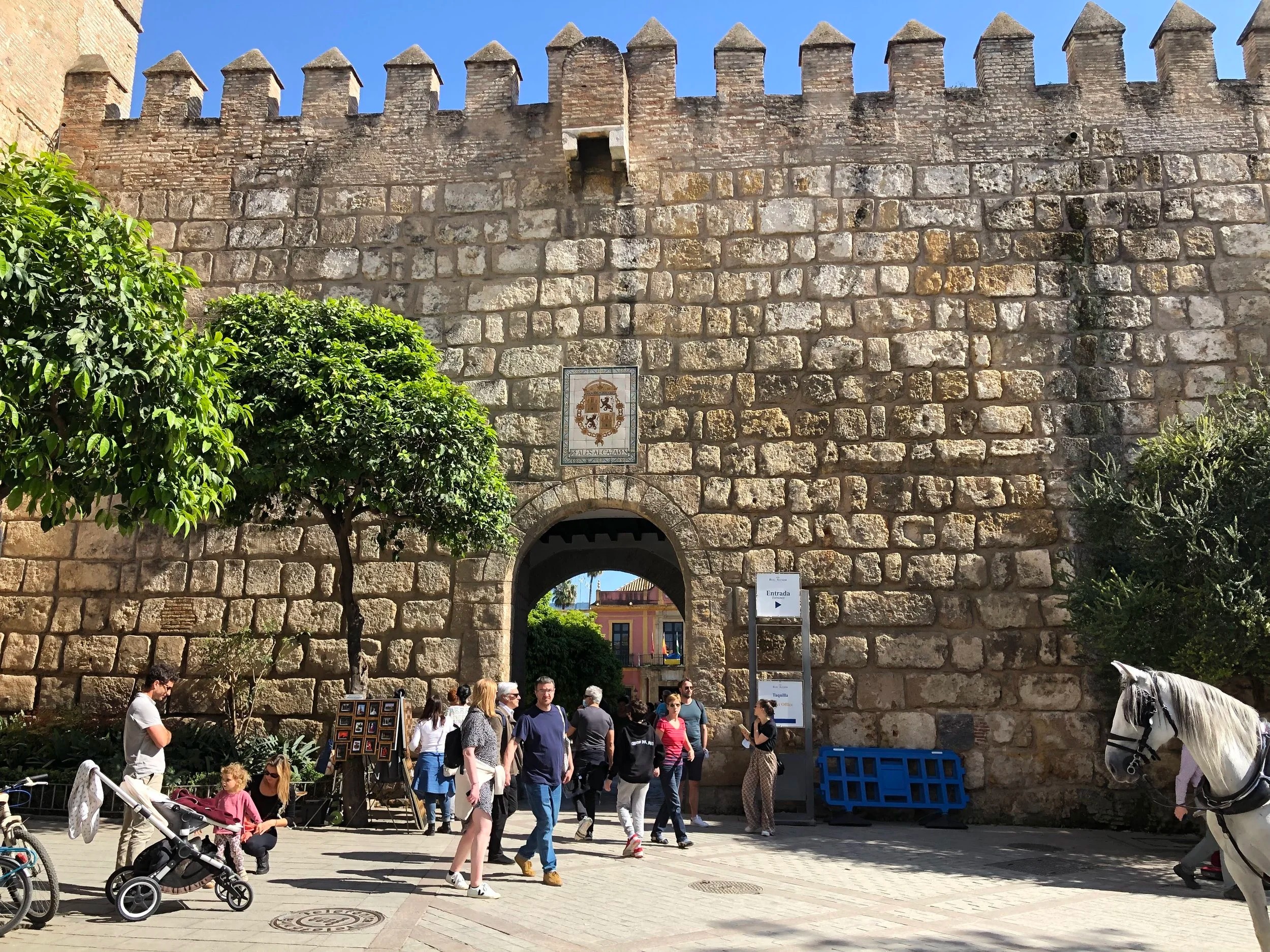 The Alcázar impressive wall