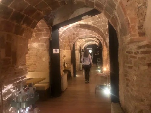 Bodega de los Secretos interior