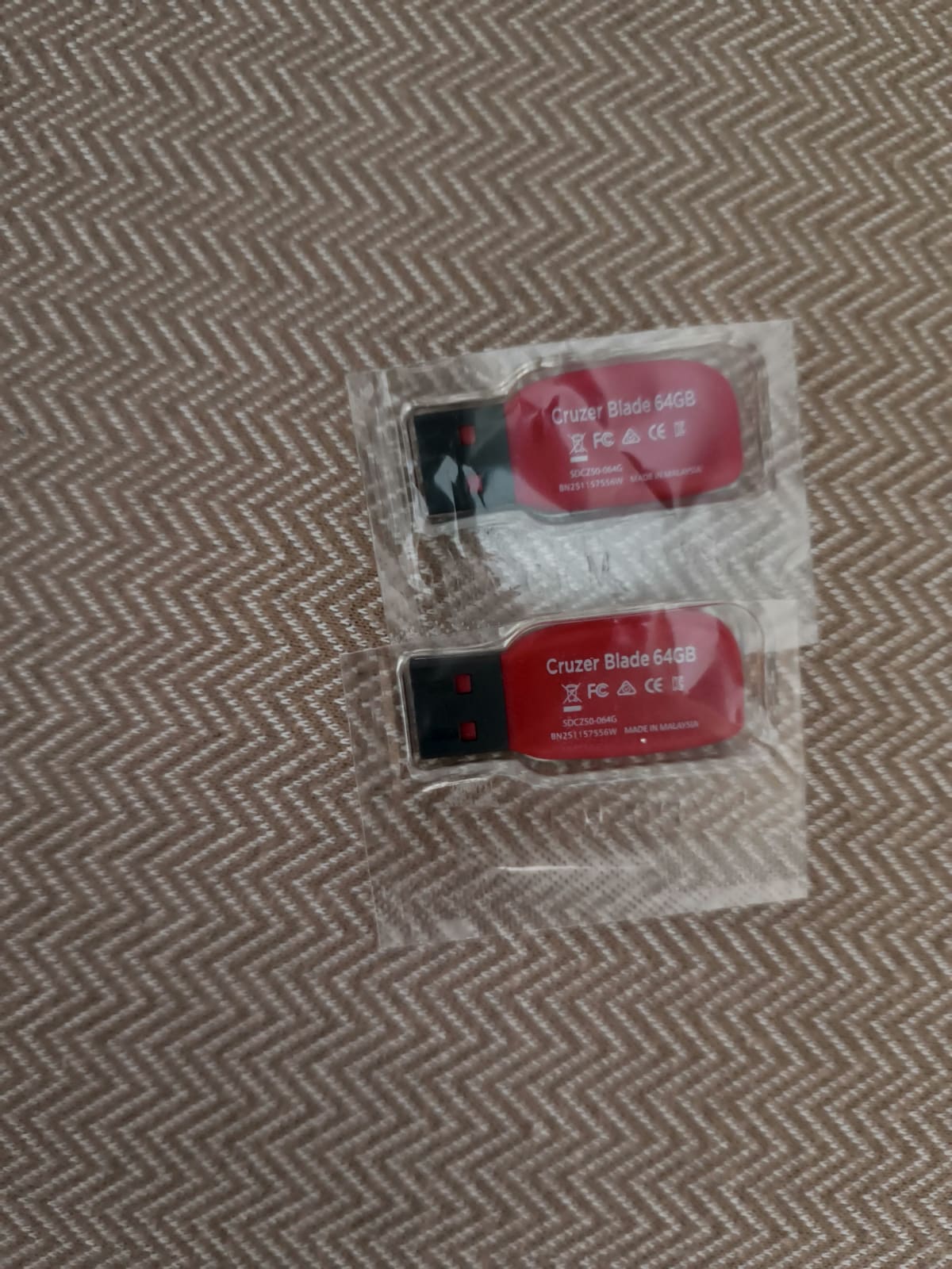 64 GB 2 adet flash bellek