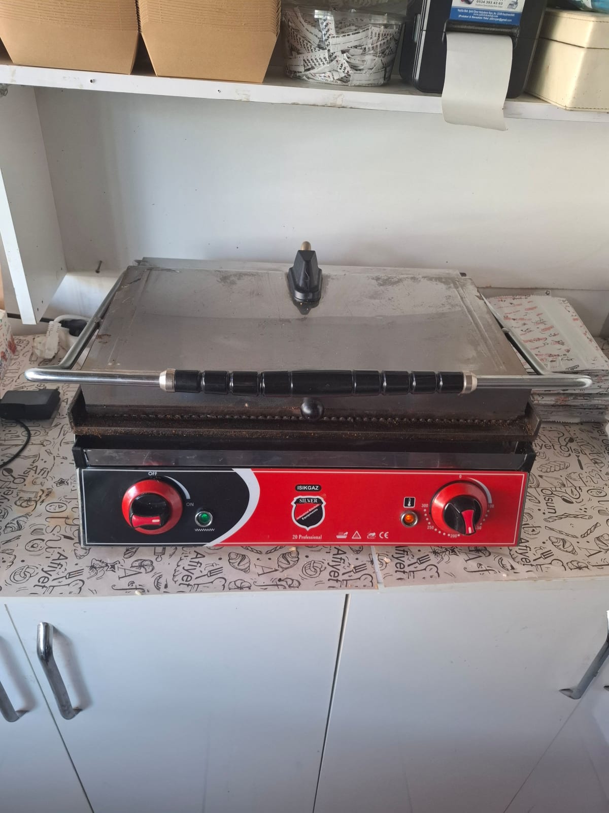Sanayi tipi tost makinası