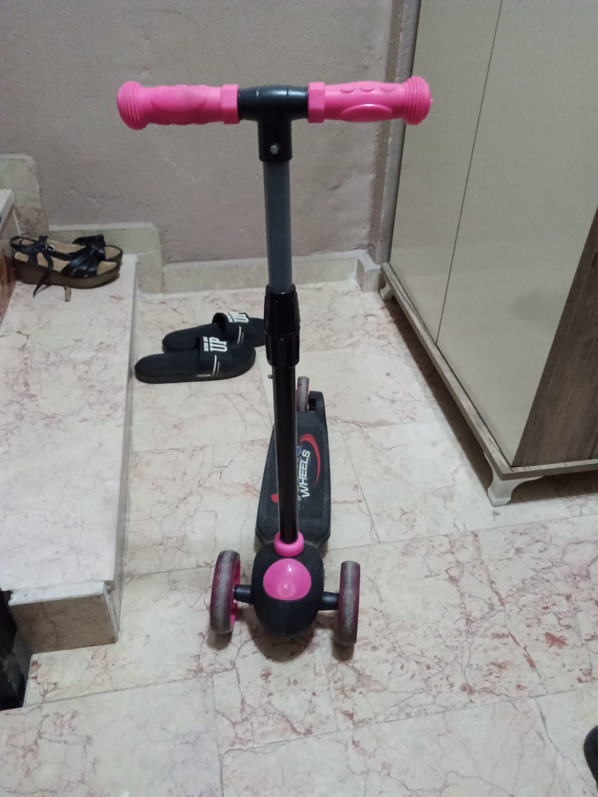 Pembe scooter